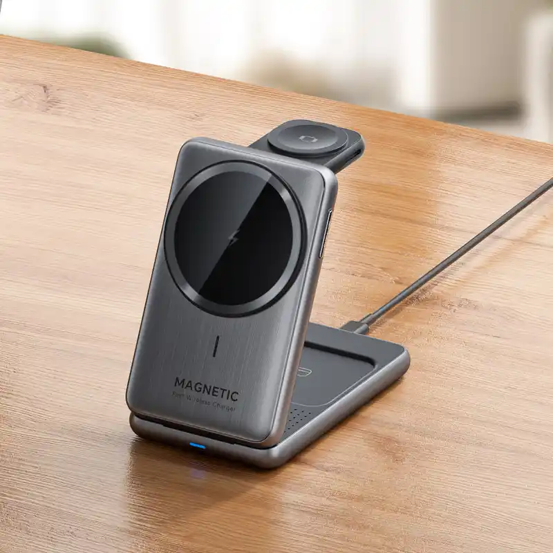 Qi2 3-in-1 Hybrid Magnetic Charging Station